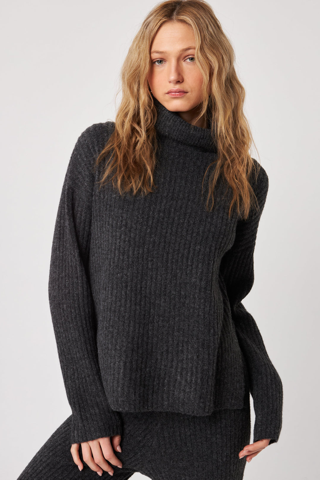 JOHN + JENN- WOMENS SWEATER JETT