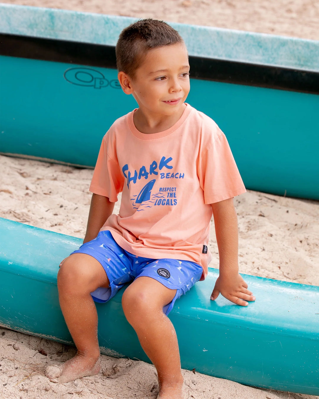 FEATHER 4 ARROW - KIDS SHARK BEACH TEE