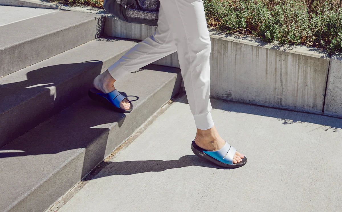 OOFOS - Women's OOahh Luxe Slide Sandal
