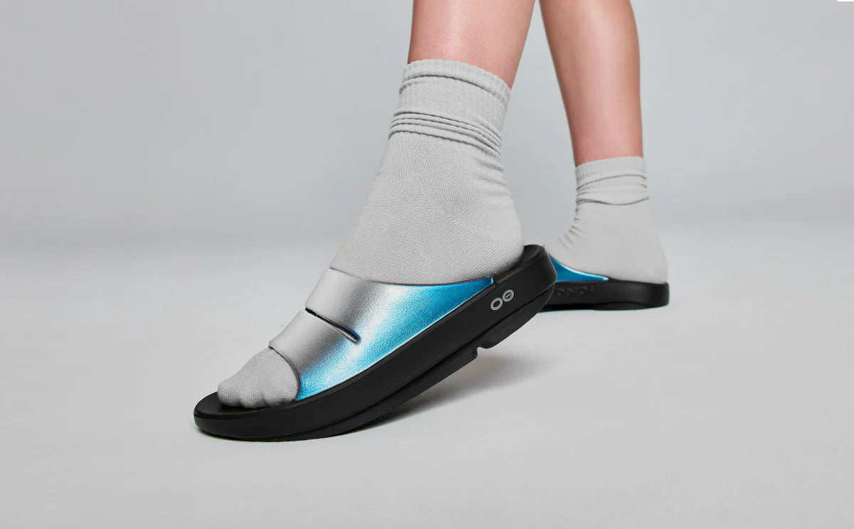 OOFOS - Women's OOahh Luxe Slide Sandal