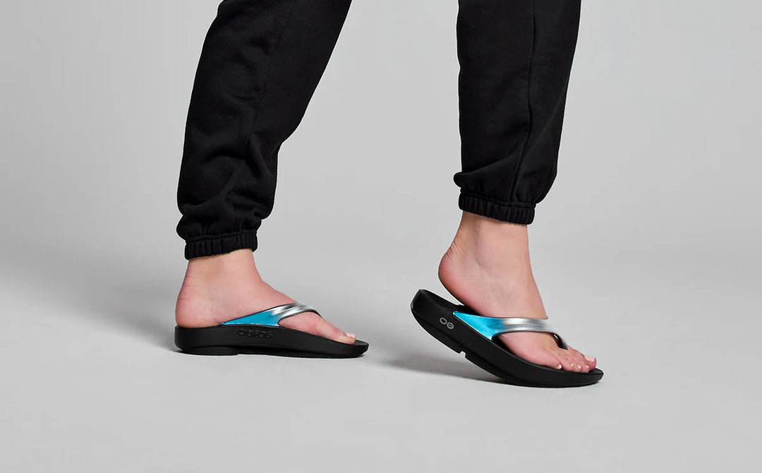 OOFOS - Women's OOlala Luxe Thong Sandal