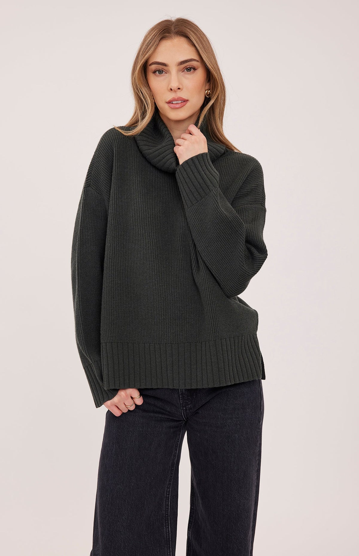 GENTLE FAWN - WOMEN'S RUNA SWEATER