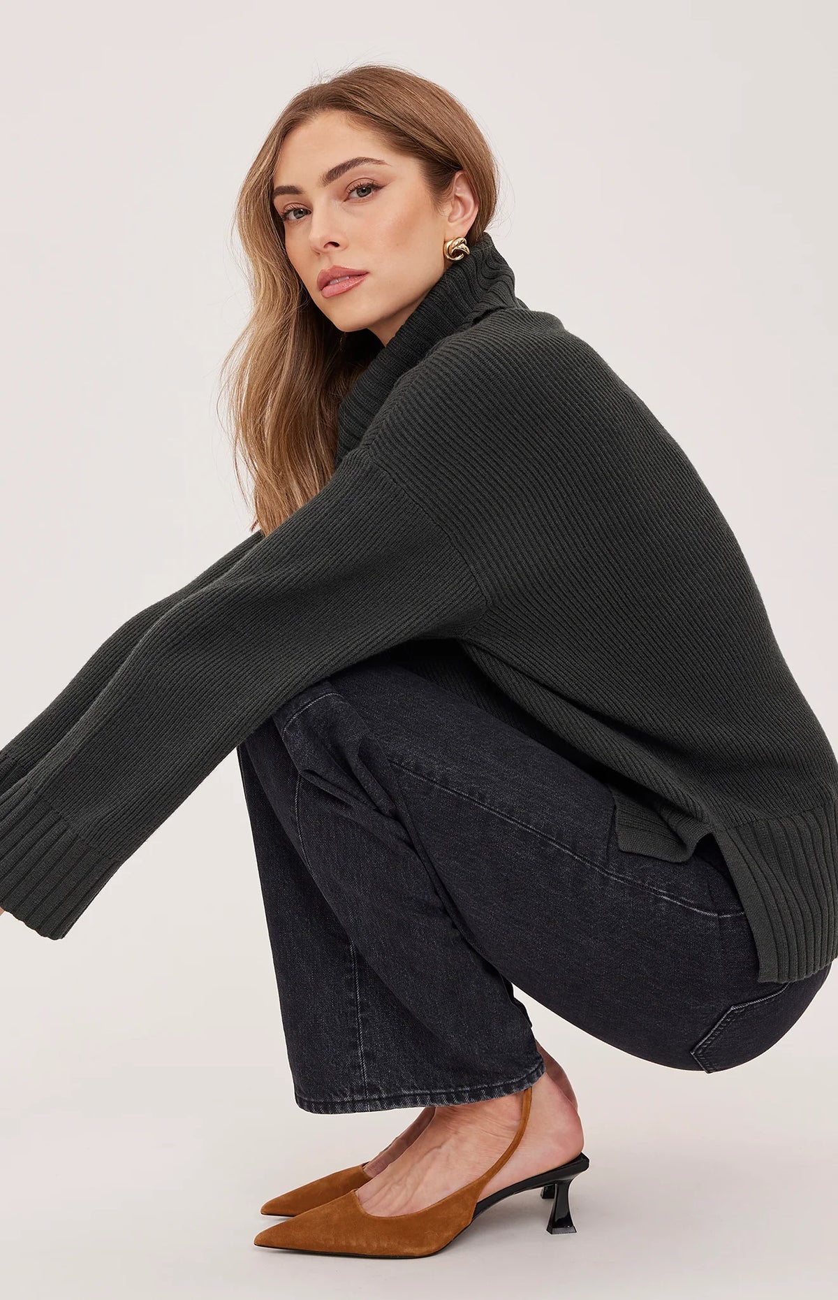 GENTLE FAWN - WOMEN'S RUNA SWEATER