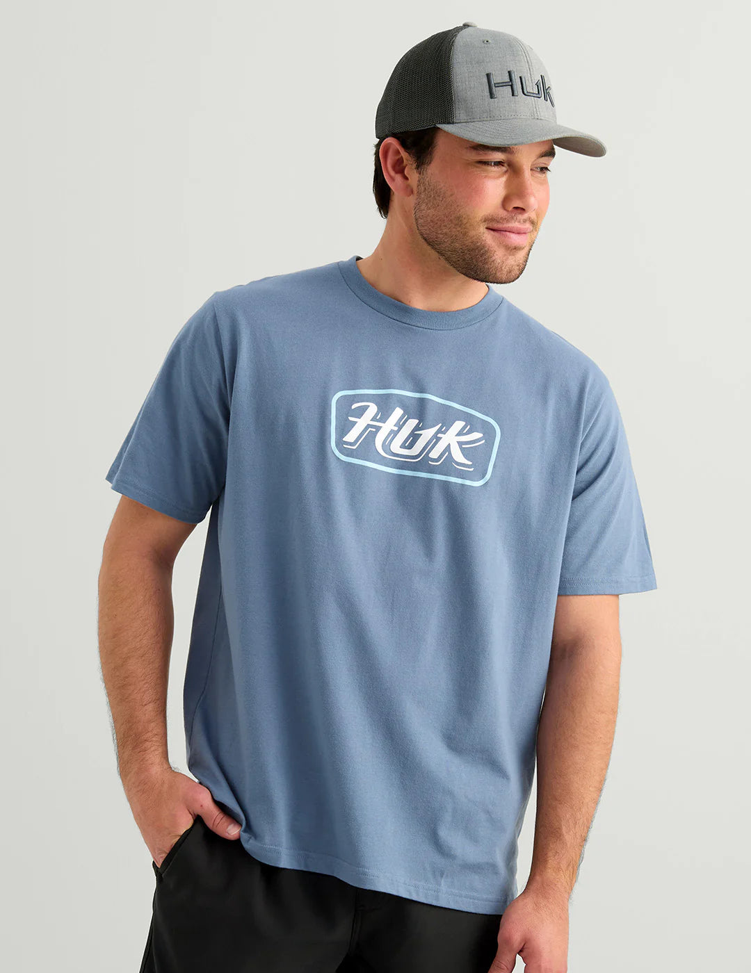 HUK - MEN'S HUK SCRIPT SS TEE