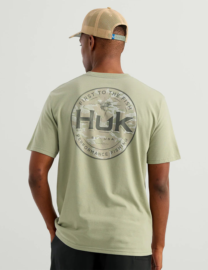 HUK - MEN'S MARLIN CIRCLE SS POCKET TEE