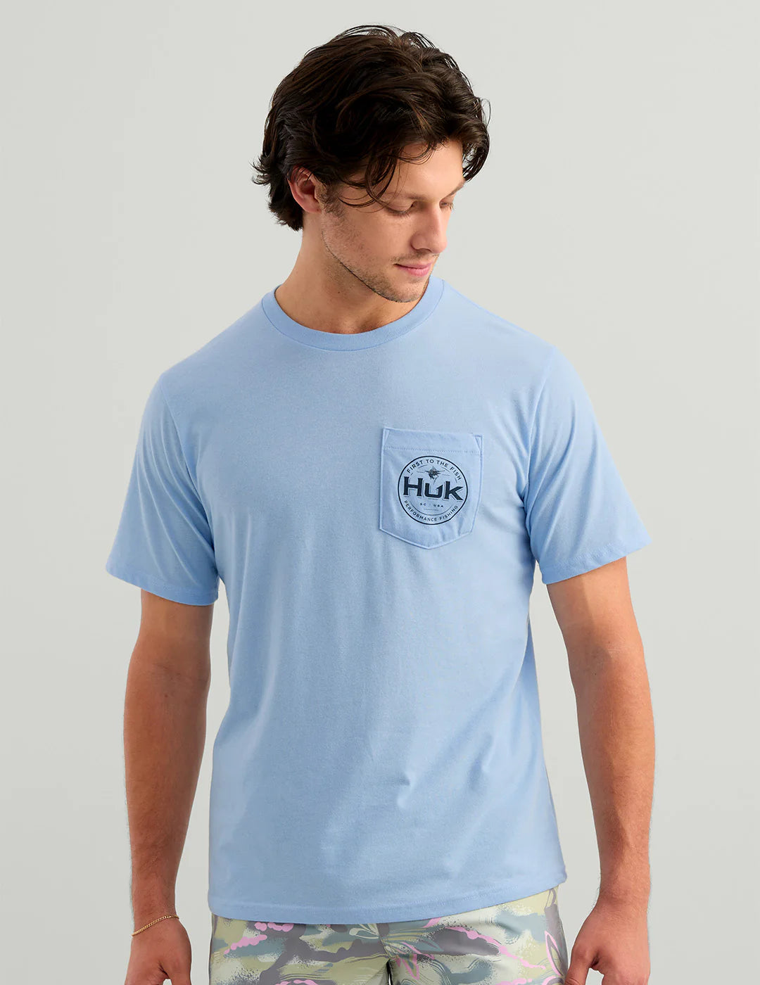HUK - MEN'S MARLIN CIRCLE SS POCKET TEE