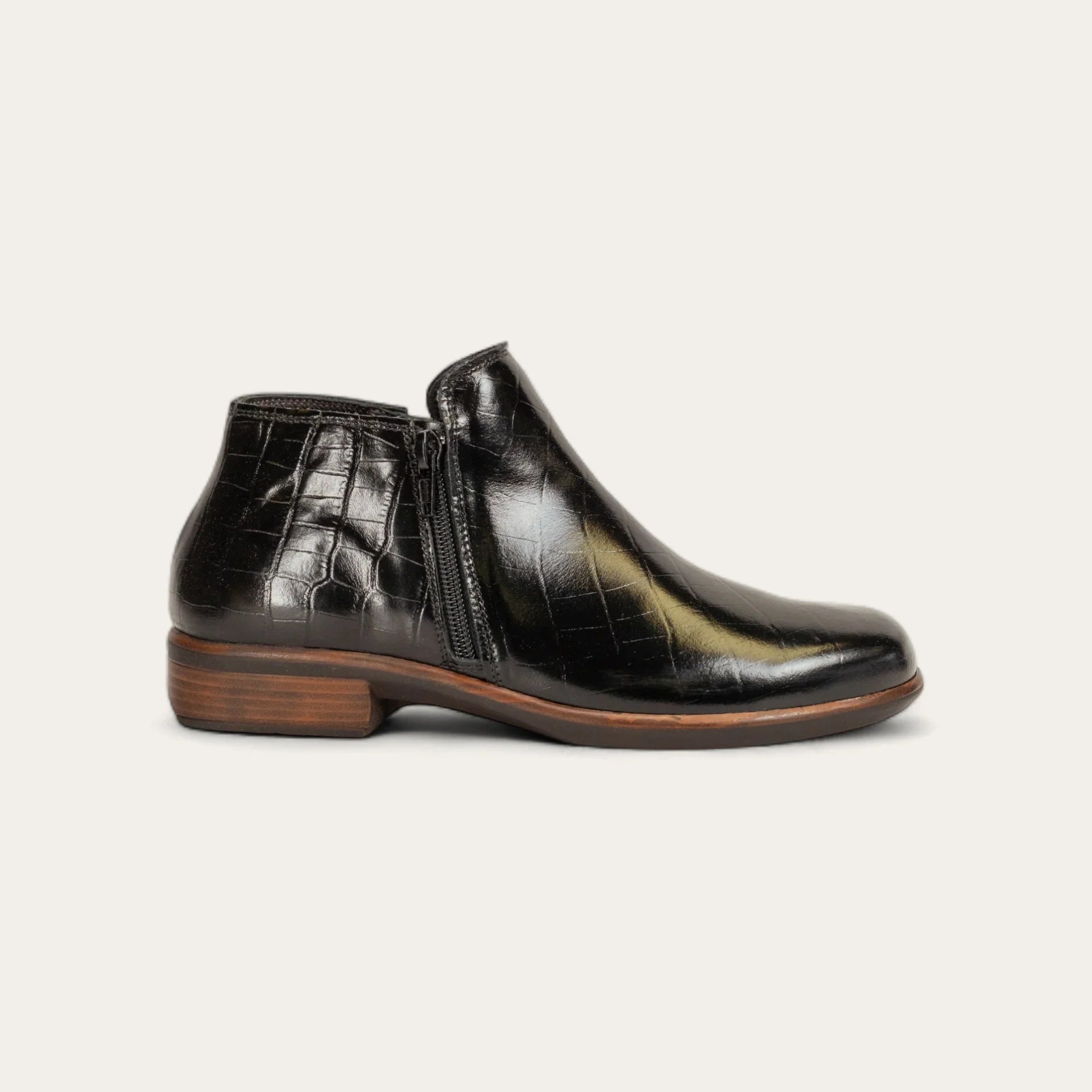 NAOT- WOMEN'S HELM BOOT