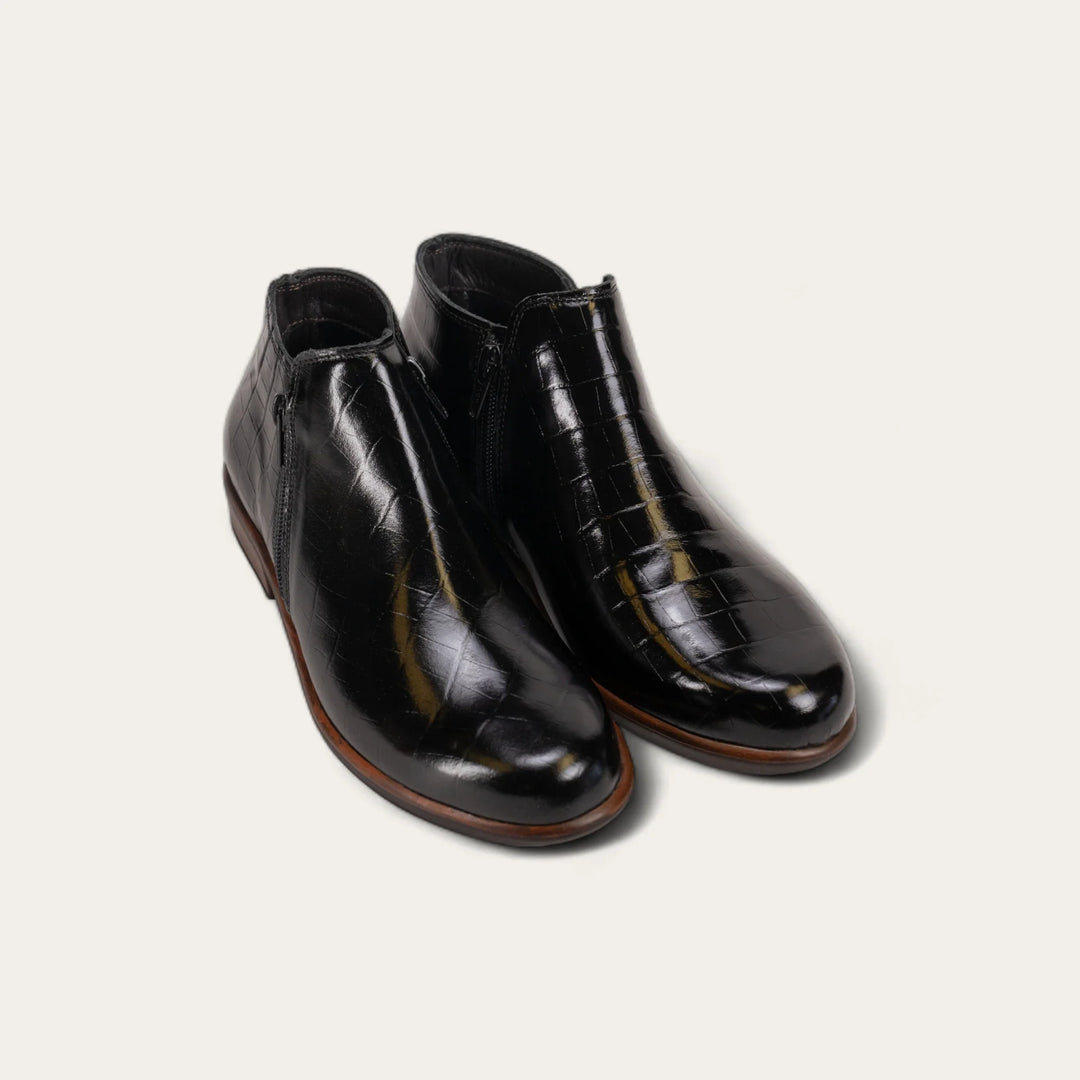 NAOT- WOMEN'S HELM BOOT