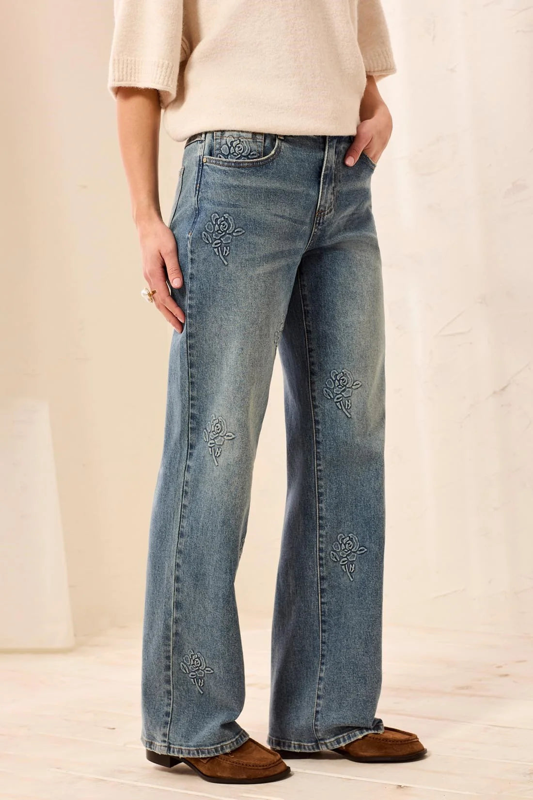 TRIBAL - SOPHIA CURVY 3D FLOWER DENIM