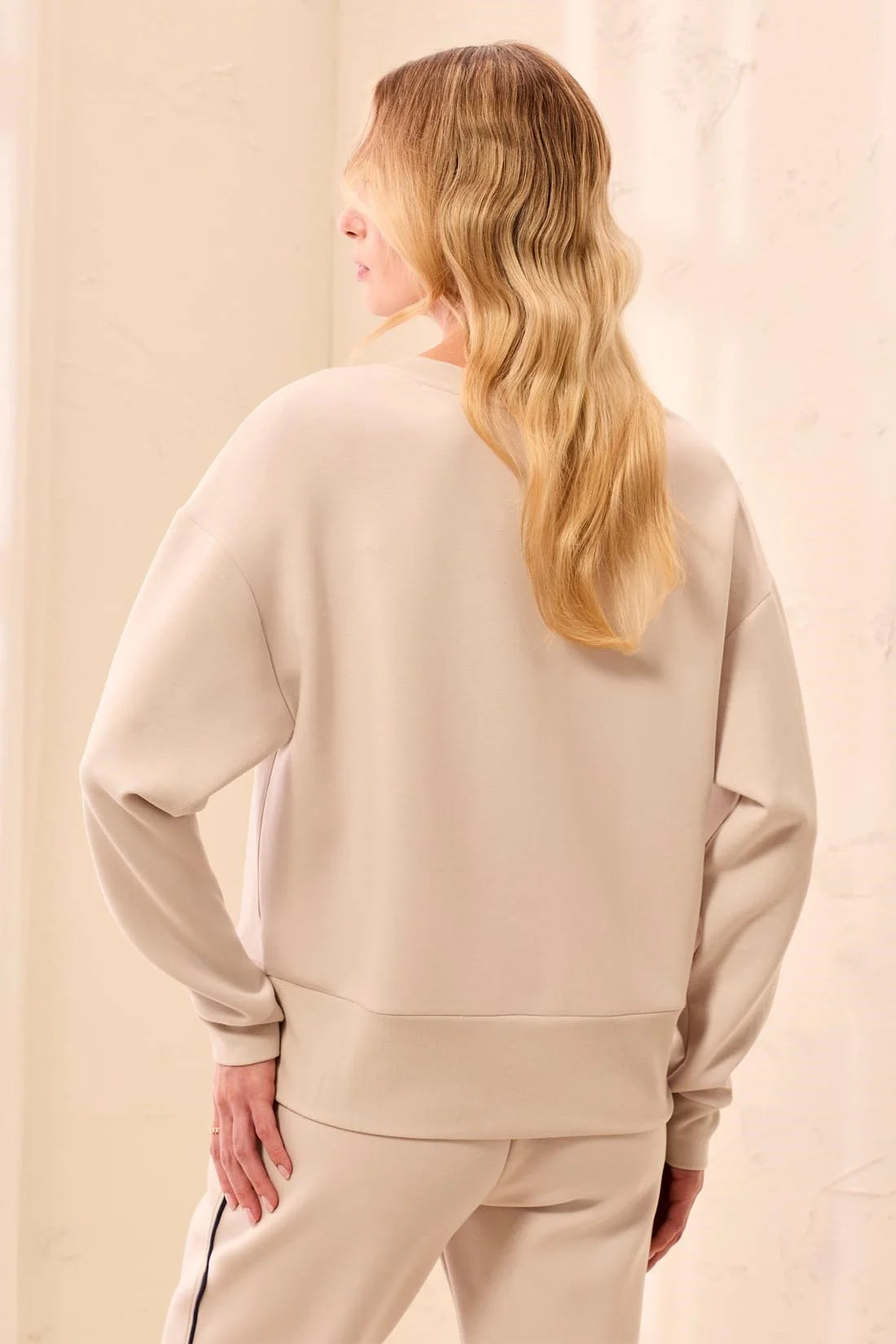 TRIBAL - LONG SLEEVE V-NECK TOP