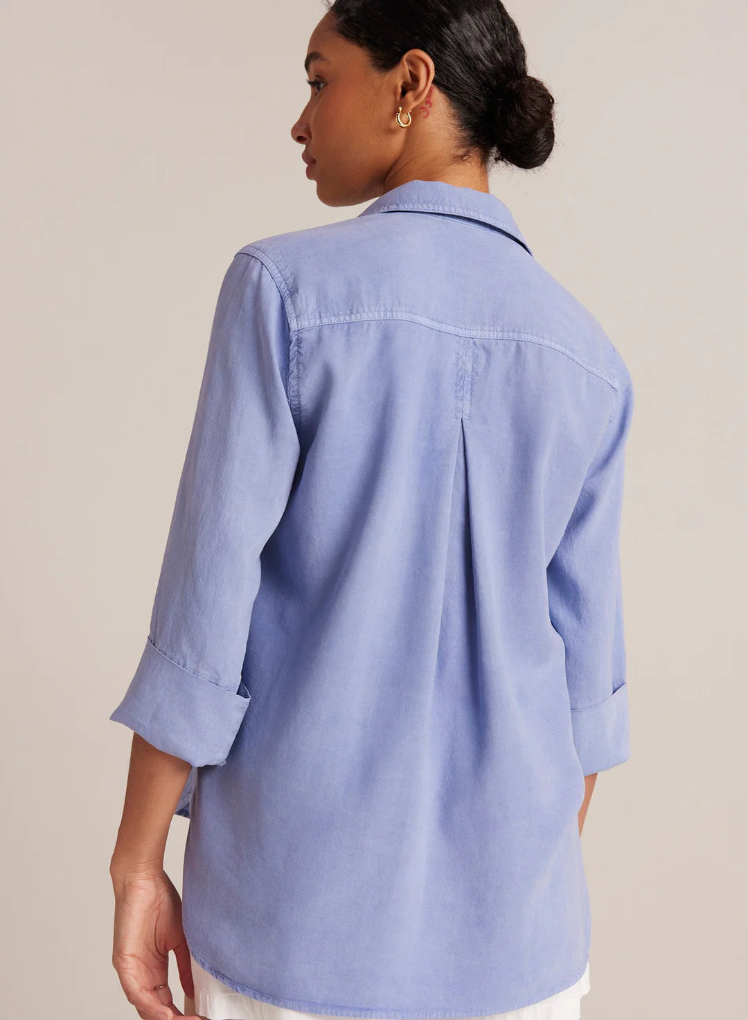 BELLA DAHL- WOMEN'S TAIL BUTTON DOWN SHIRT
