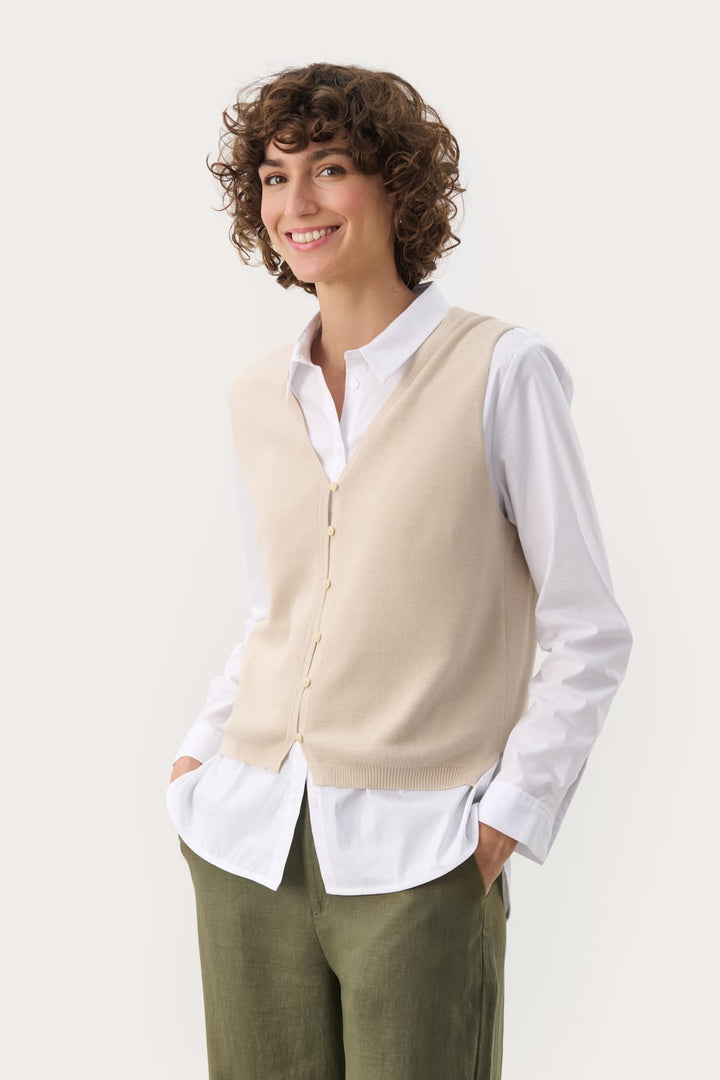 PART TWO- WOMEN’S NATIKA VEST