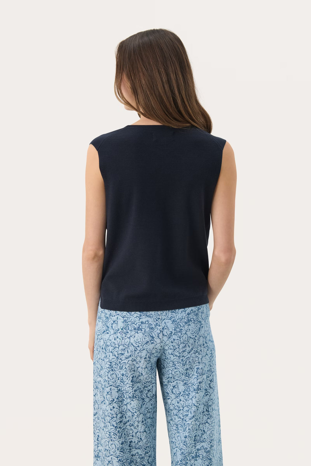 PART TWO- WOMEN’S NATIKA VEST