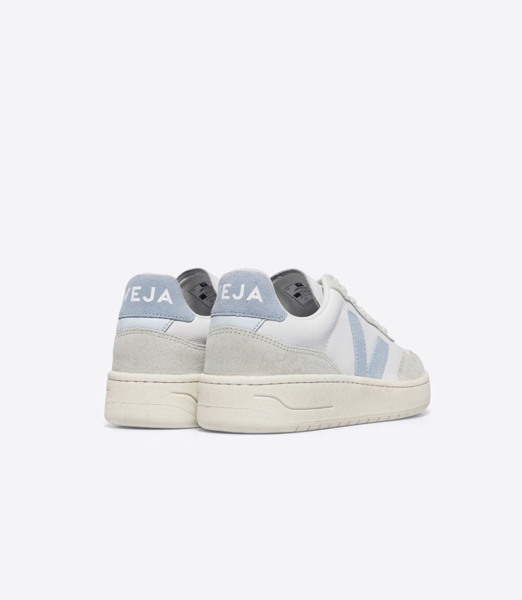 VEJA- WOMEN’S V-90 LEATHER SHOE