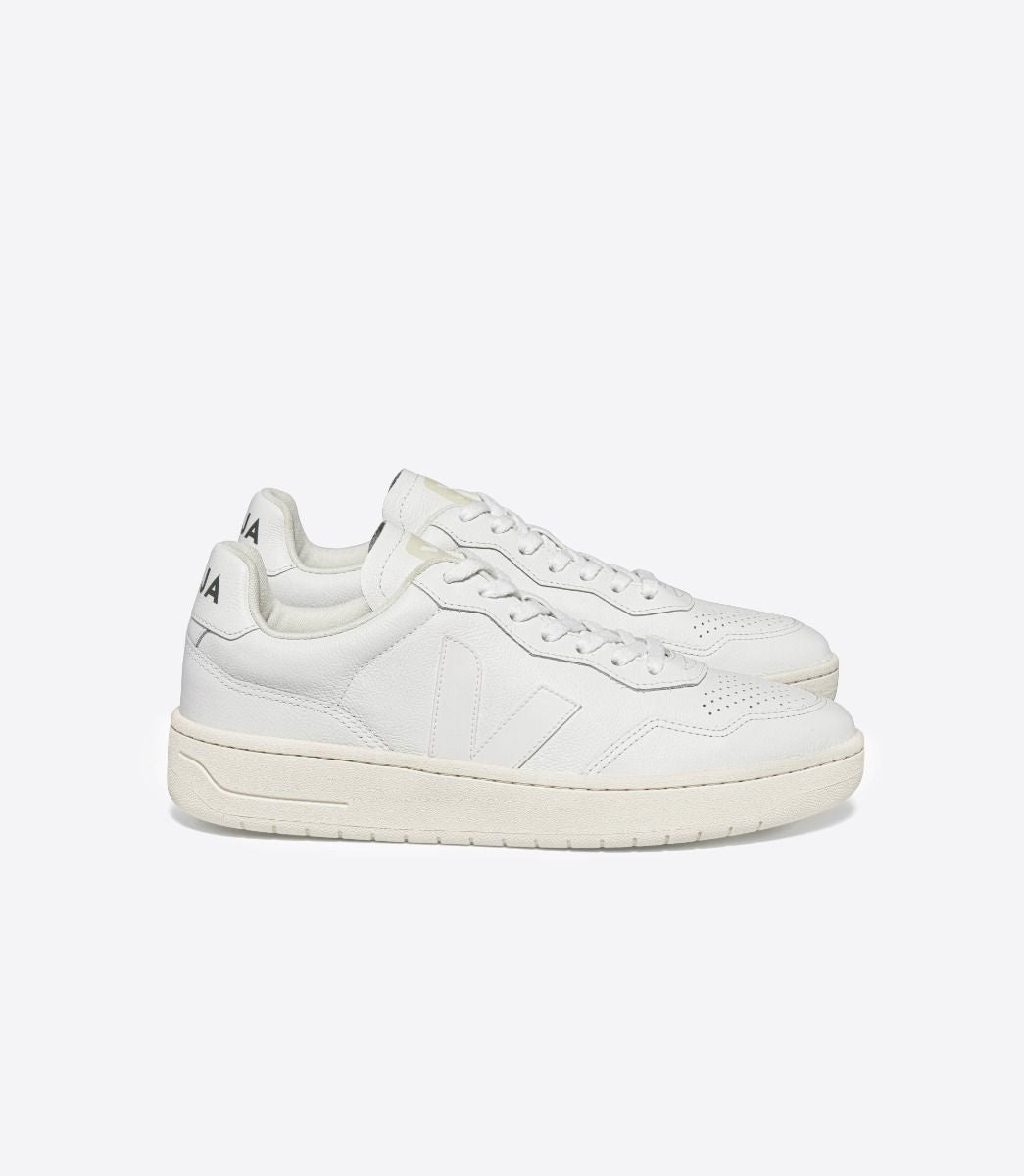 VEJA- WOMEN’S V-90 LEATHER SHOE