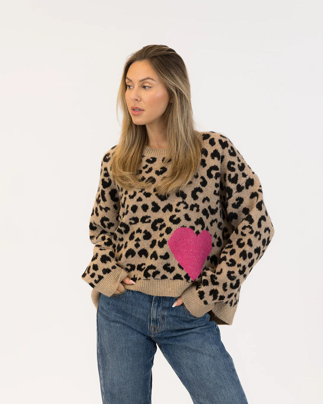 LYLA & LUXE - WOMEN'S JESSIE ANIMAL PULLOVER SWEATER 