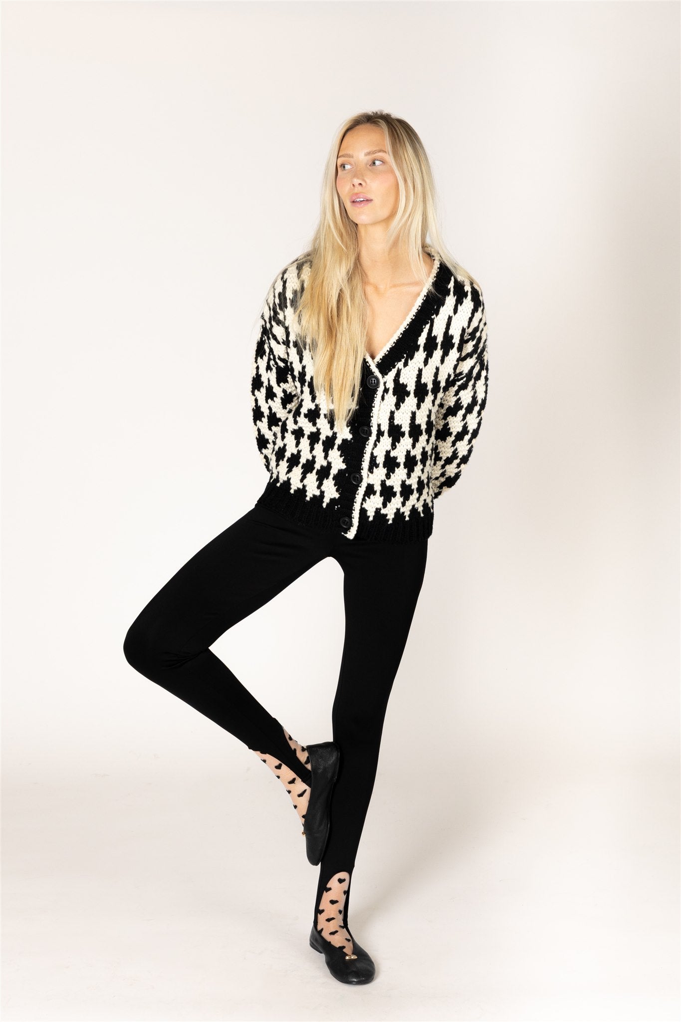 LYLA & LUXE - LIBBY HAND KNIT HOUNDSTOOTH CARDI