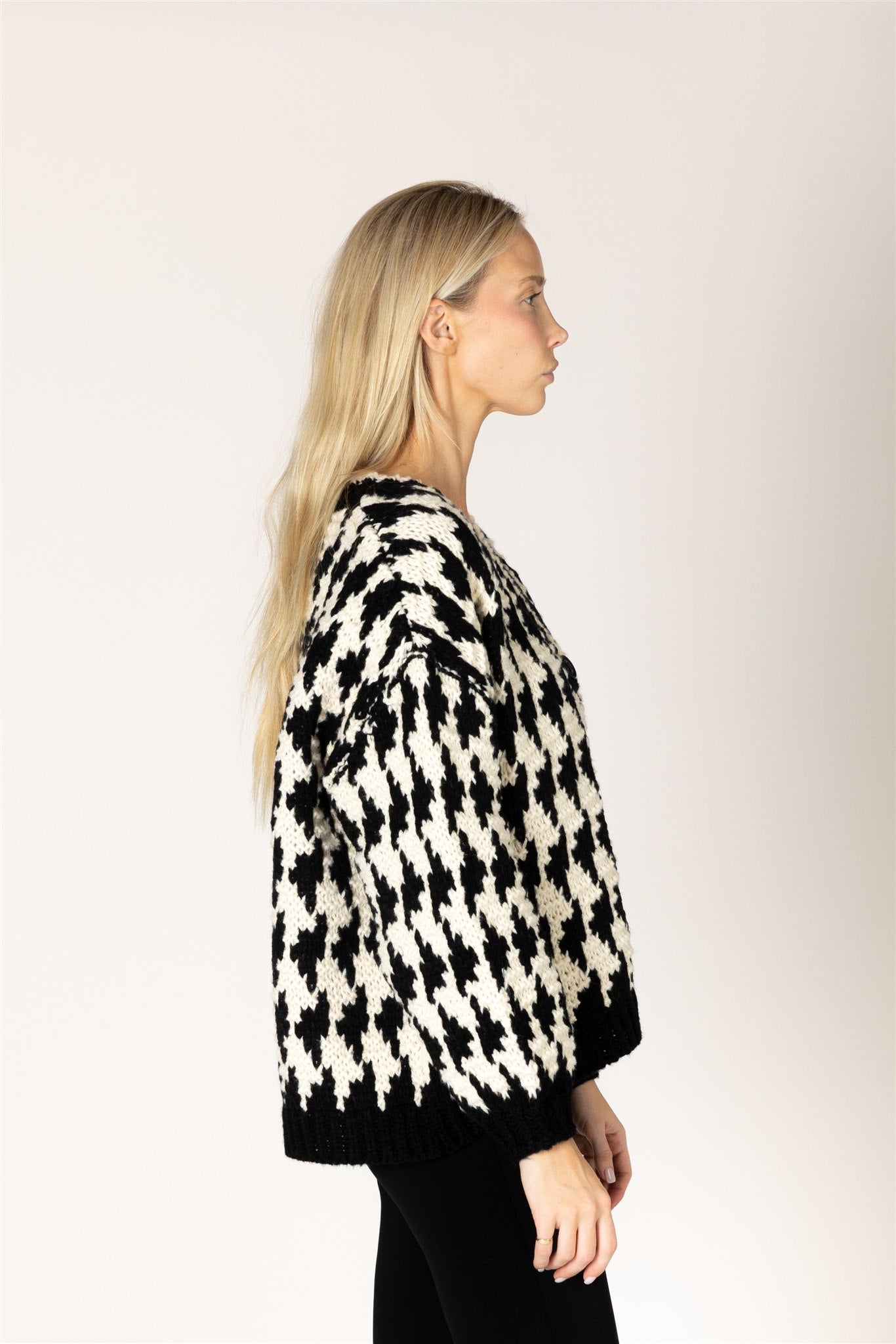 LYLA & LUXE - LIBBY HAND KNIT HOUNDSTOOTH CARDI