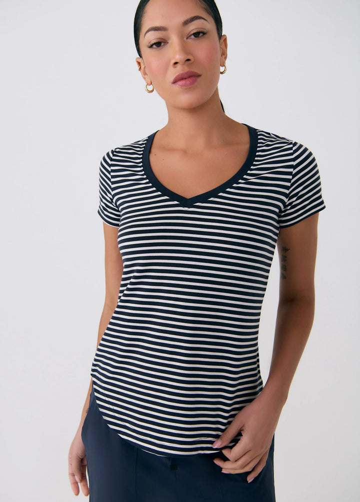 LOLE- WOMEN'S DYNAMIC V-NECK SHIRT