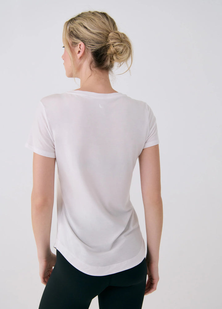 LOLE- WOMEN'S DYNAMIC V-NECK SHIRT