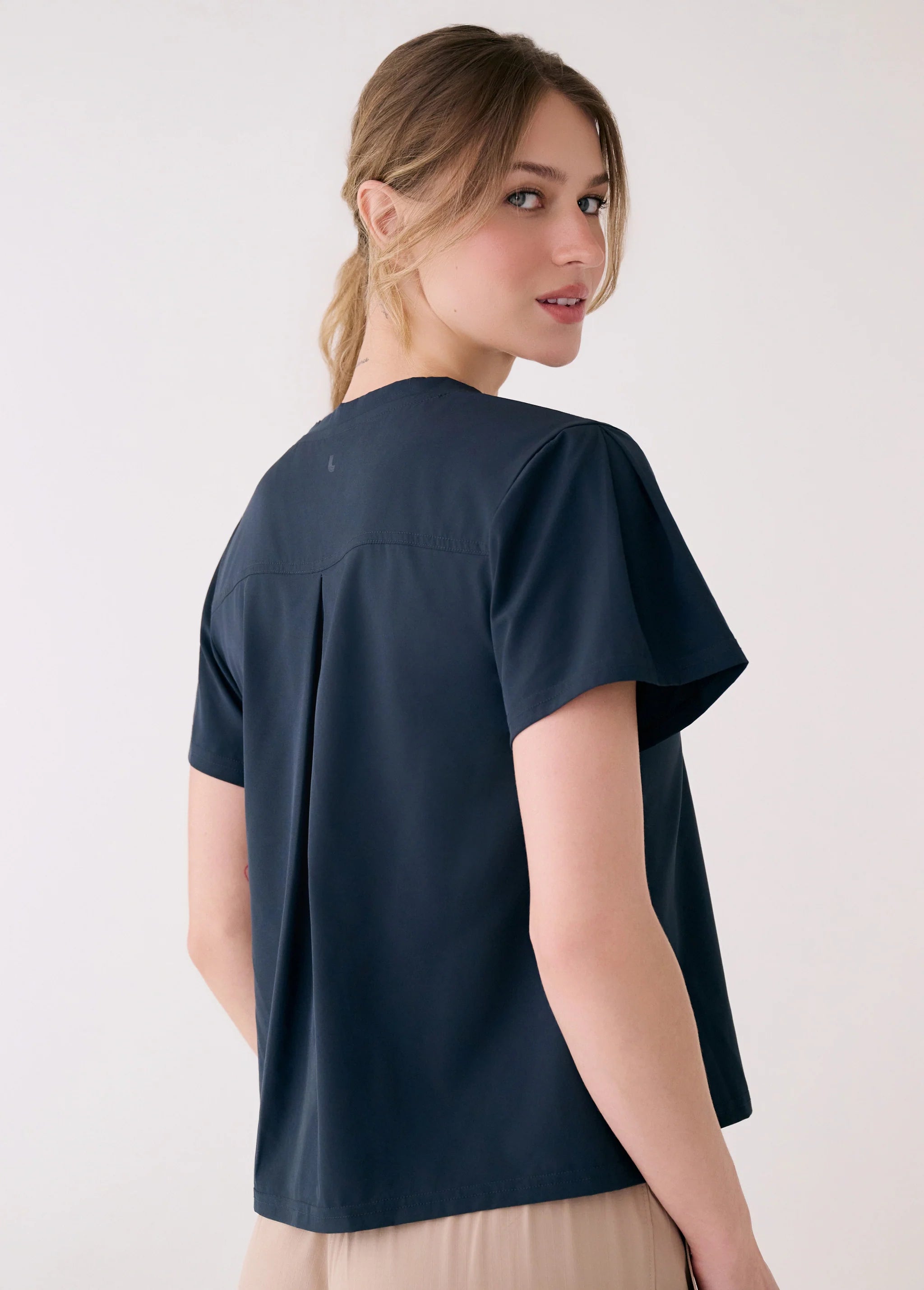 LOLE - OLIVIE V NECK TOP
