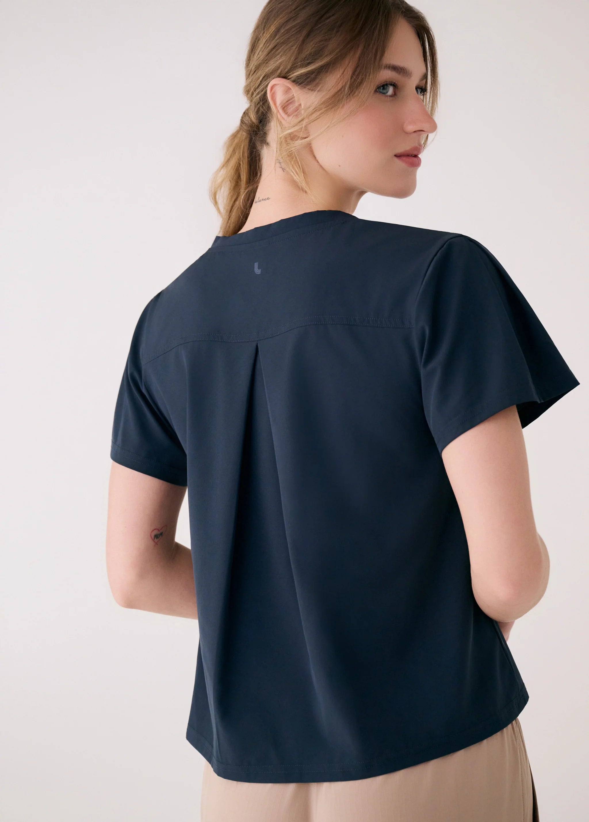 LOLE - OLIVIE V NECK TOP