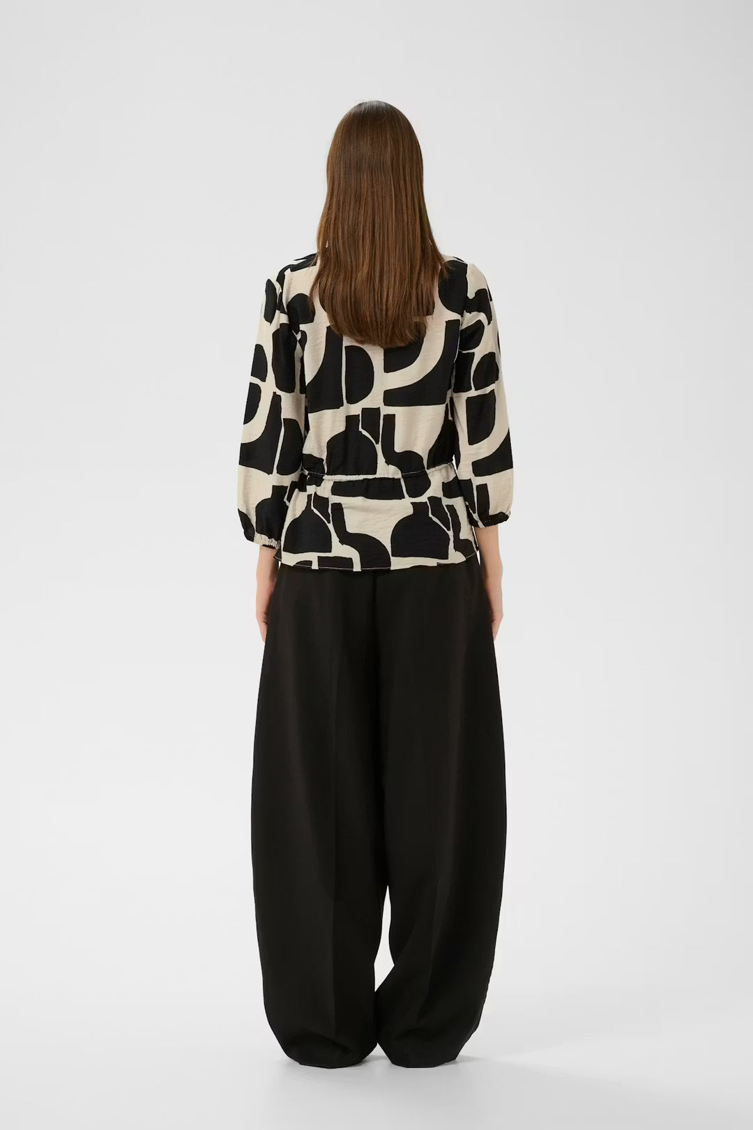 IN WEAR - WOMEN'S LYNN V-NECK