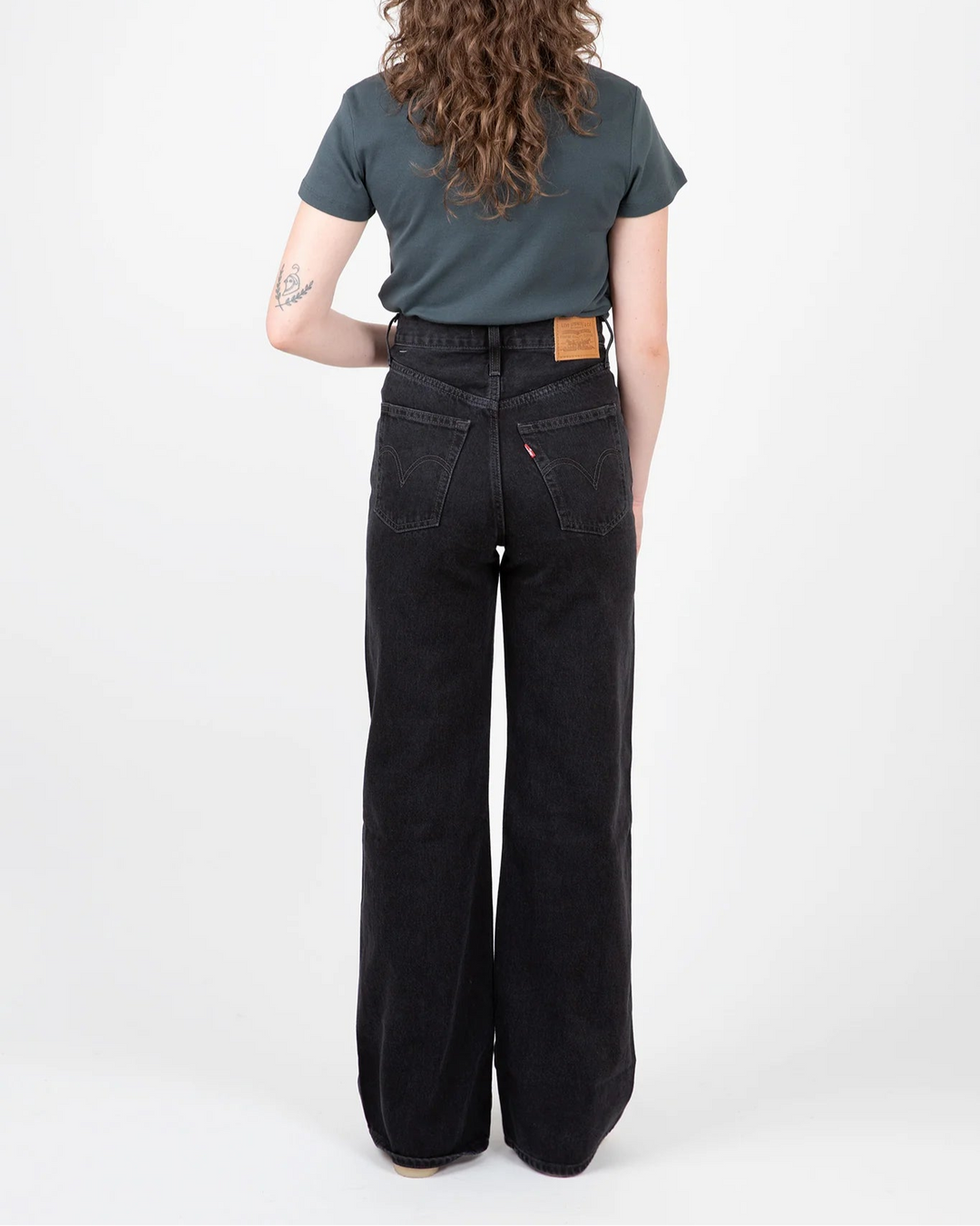 LEVI - WOMEN'S RIBCAGE WIDE LEG JEAN 