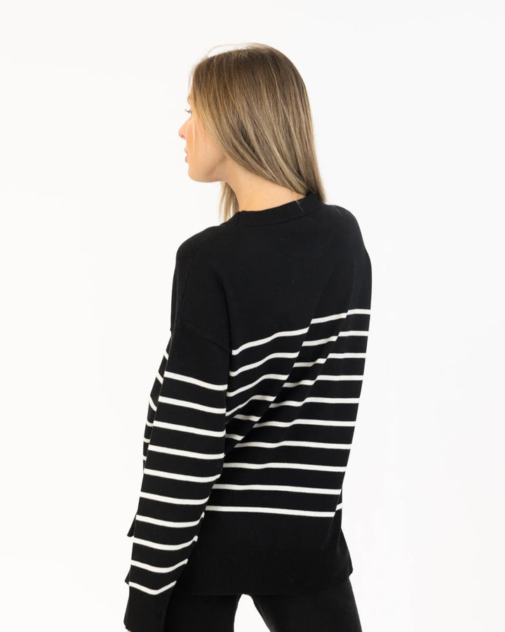 LYLA & LUXE - WOMEN'S BILLIE SWEATER 