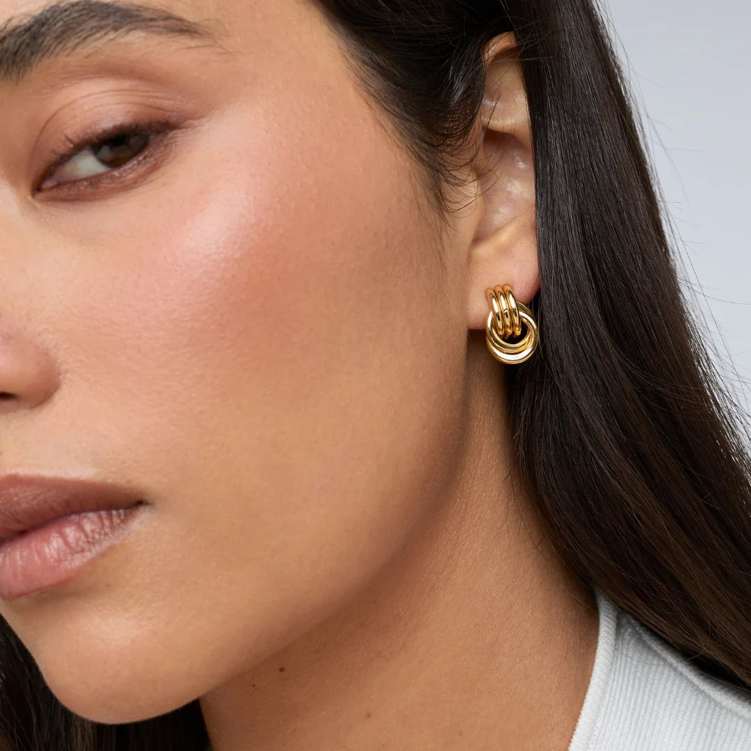 HEAVEN MAYHEM - MICRO KNOT EARRINGS