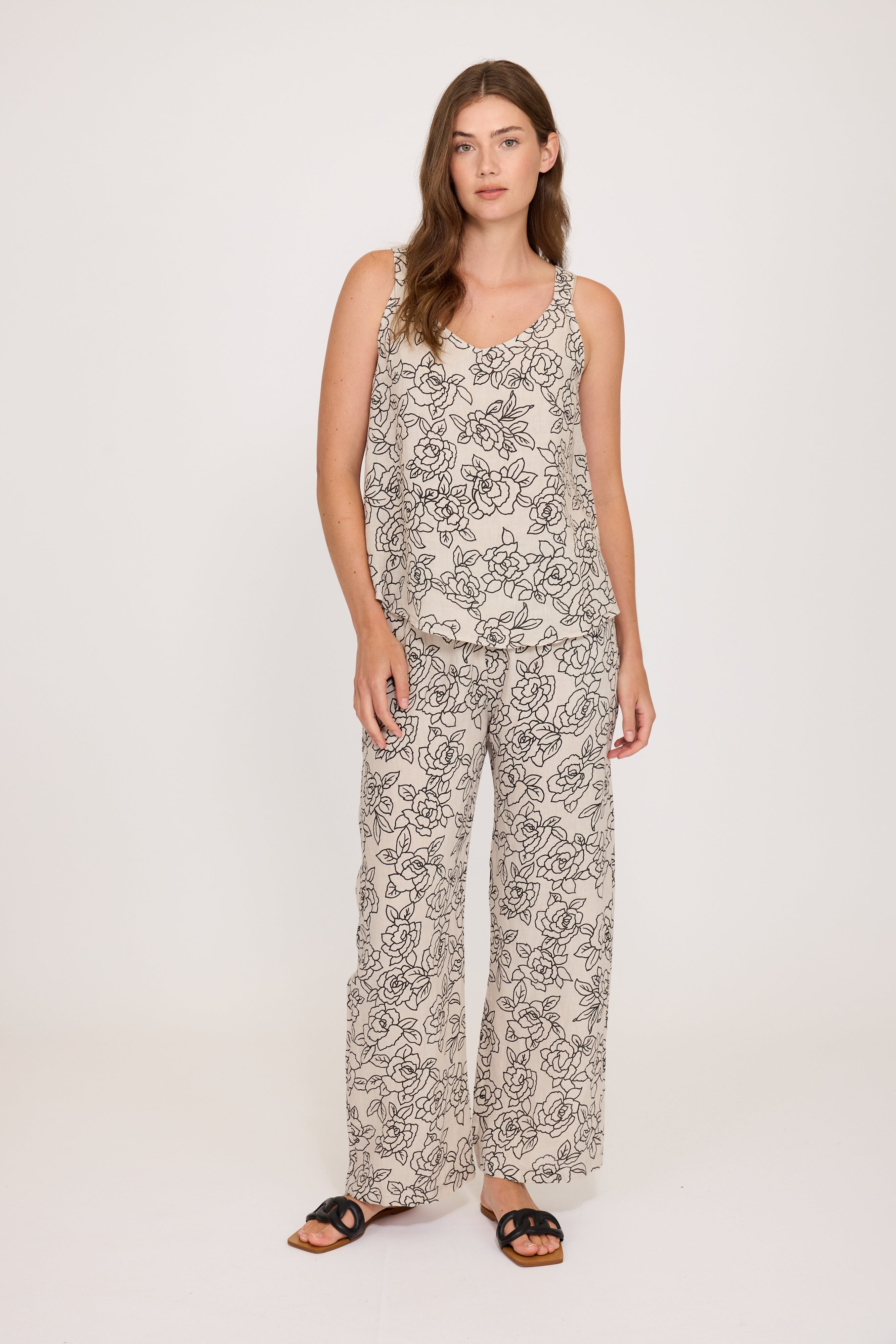 PISTACHE  - LINEN TANK TOP IN DIGITAL ROSES PRINT R-03211-DR