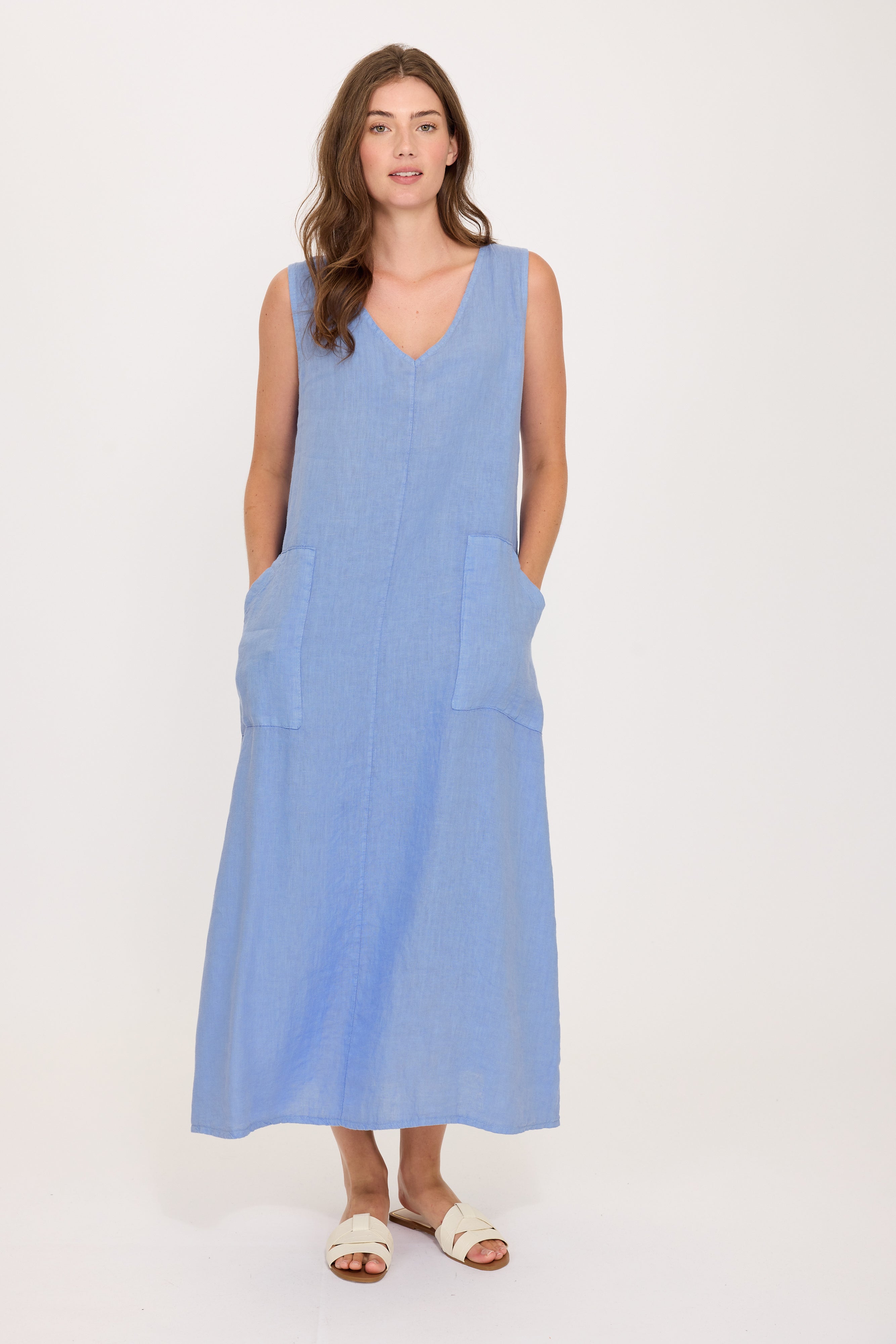 PISTACHE - MAXI V-NECK LINEN DRESS