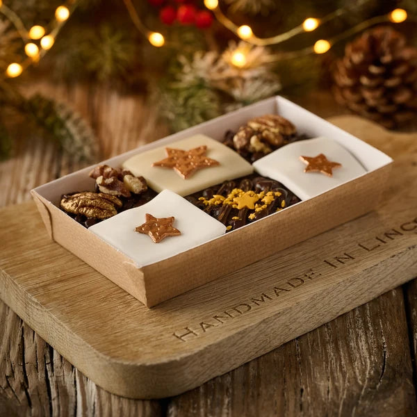 THE ORIGINAL CAKE CO. FESTIVE 6PC SPICED RUM , DATE & CARAMEL BAKE TRAY