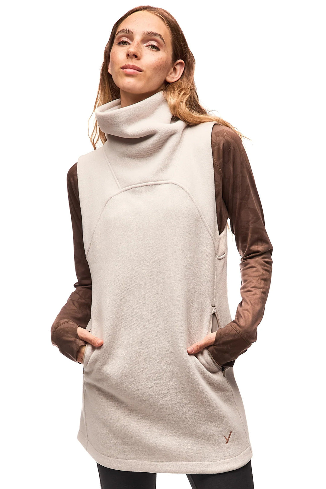 100% POLYESTER (77% GRS RECYCLED POLYESTER), 319 g/m2, POLARTEC® THERMAL PRO®