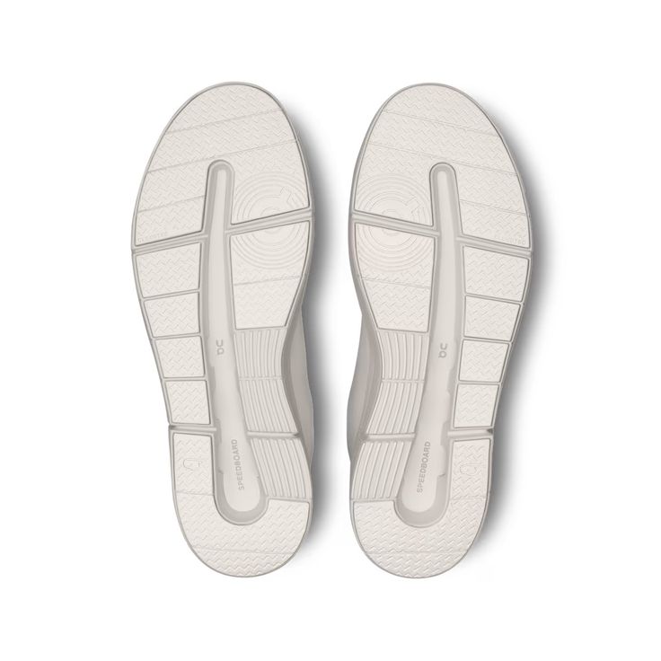 ON-RUNNING- WOMEN'S THE ROGER ADVANTAGE SNEAKER