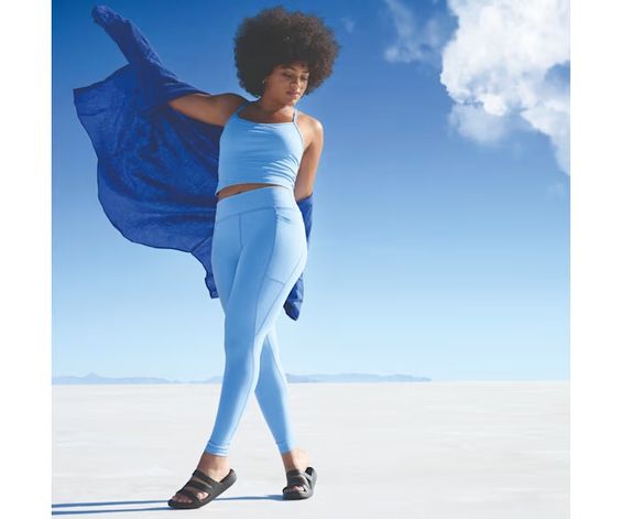 CROCS- WOMEN'S GETAWAY STRAPPY SANDAL