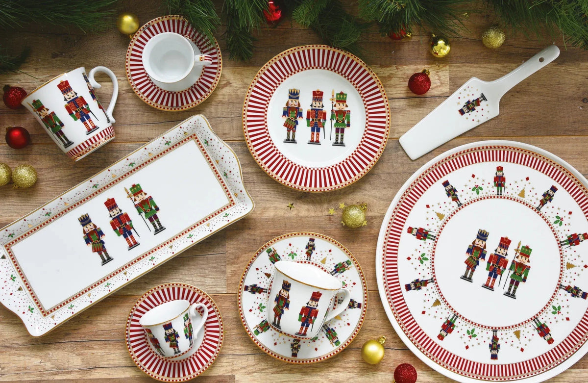 EASY LIFE - NUTCRACKER 26.5cm (10.5in) DINNER PLATE