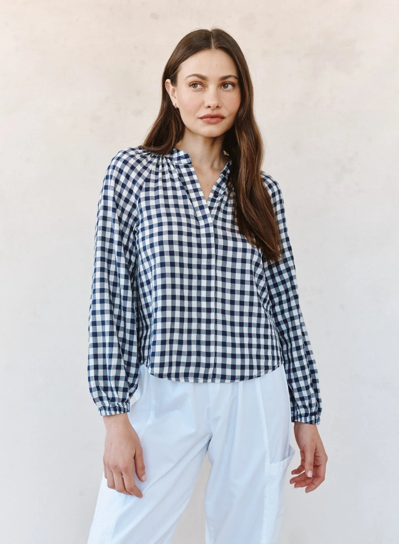 BELLA DAHL - WOMEN'S L/S SHIRRED RAGLAN SHIRT