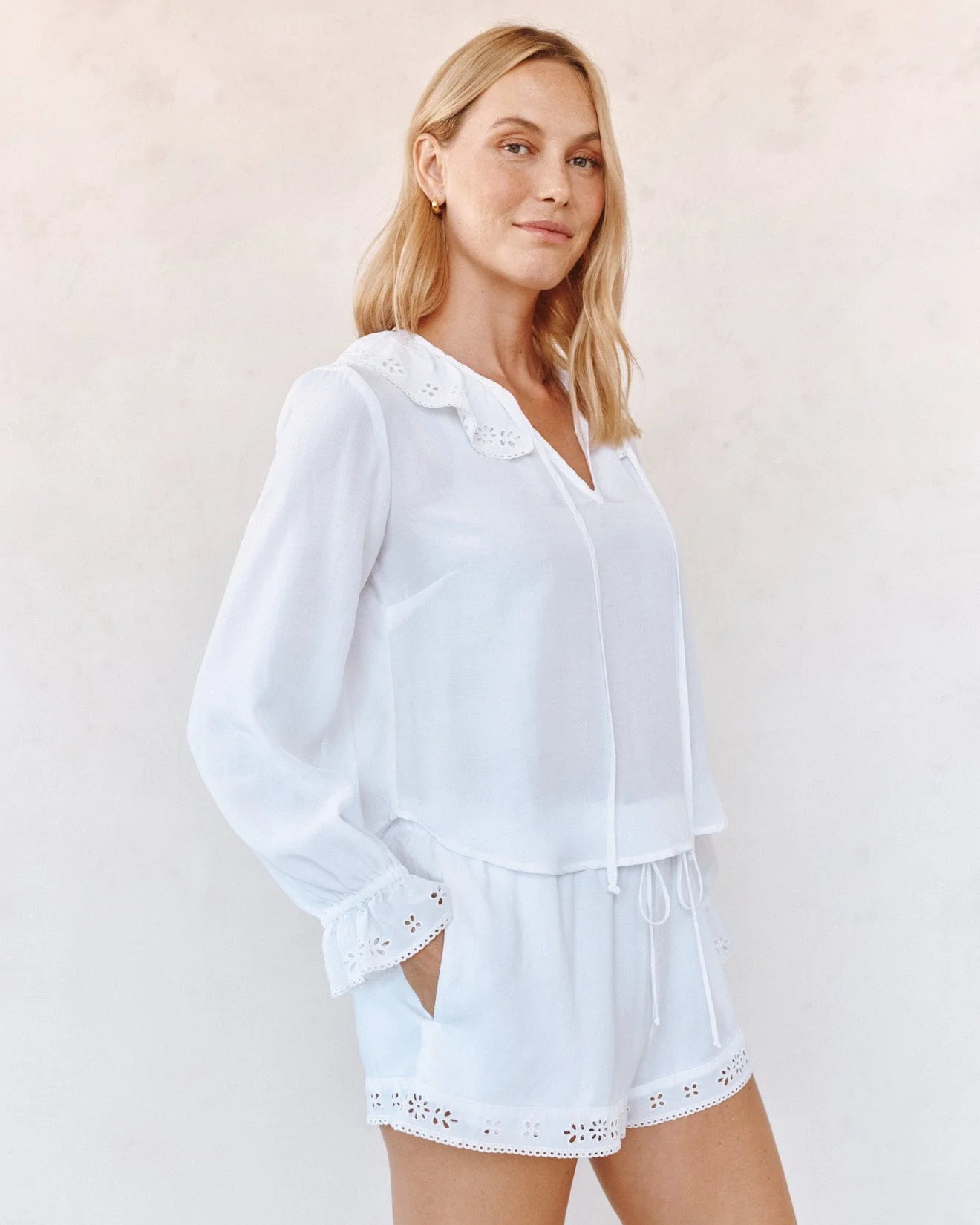 BELLA DAHL - WOMEN'S L/S TIE NECK RUFFLE TOP