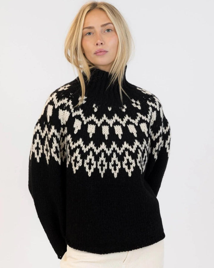 LYLA & LUXE - WOMEN'S AGGIE FAIR SWEATER