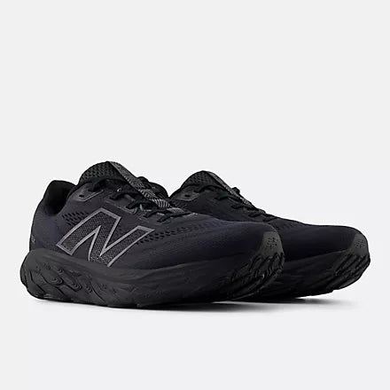 NEW BALANCE- MEN'S 880 GORE-TEX ATHLETIC SHOE
