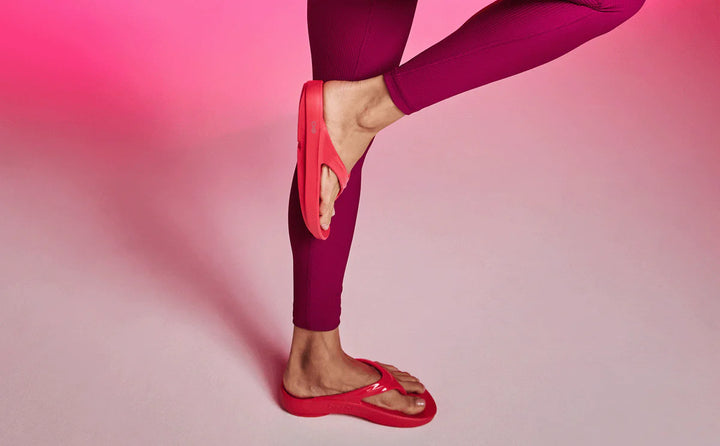 OOFOS - Women's OOlala Thong Sandal