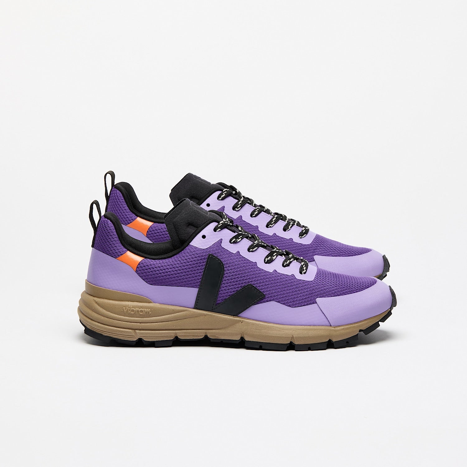 VEJA- WOMEN'S DEKKAN ALVEOMESH ATHLETIC SHOE