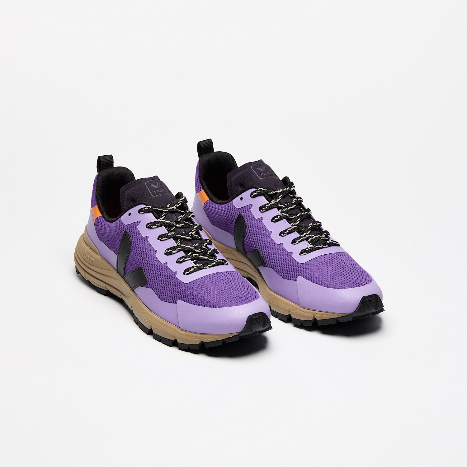 VEJA- WOMEN'S DEKKAN ALVEOMESH ATHLETIC SHOE