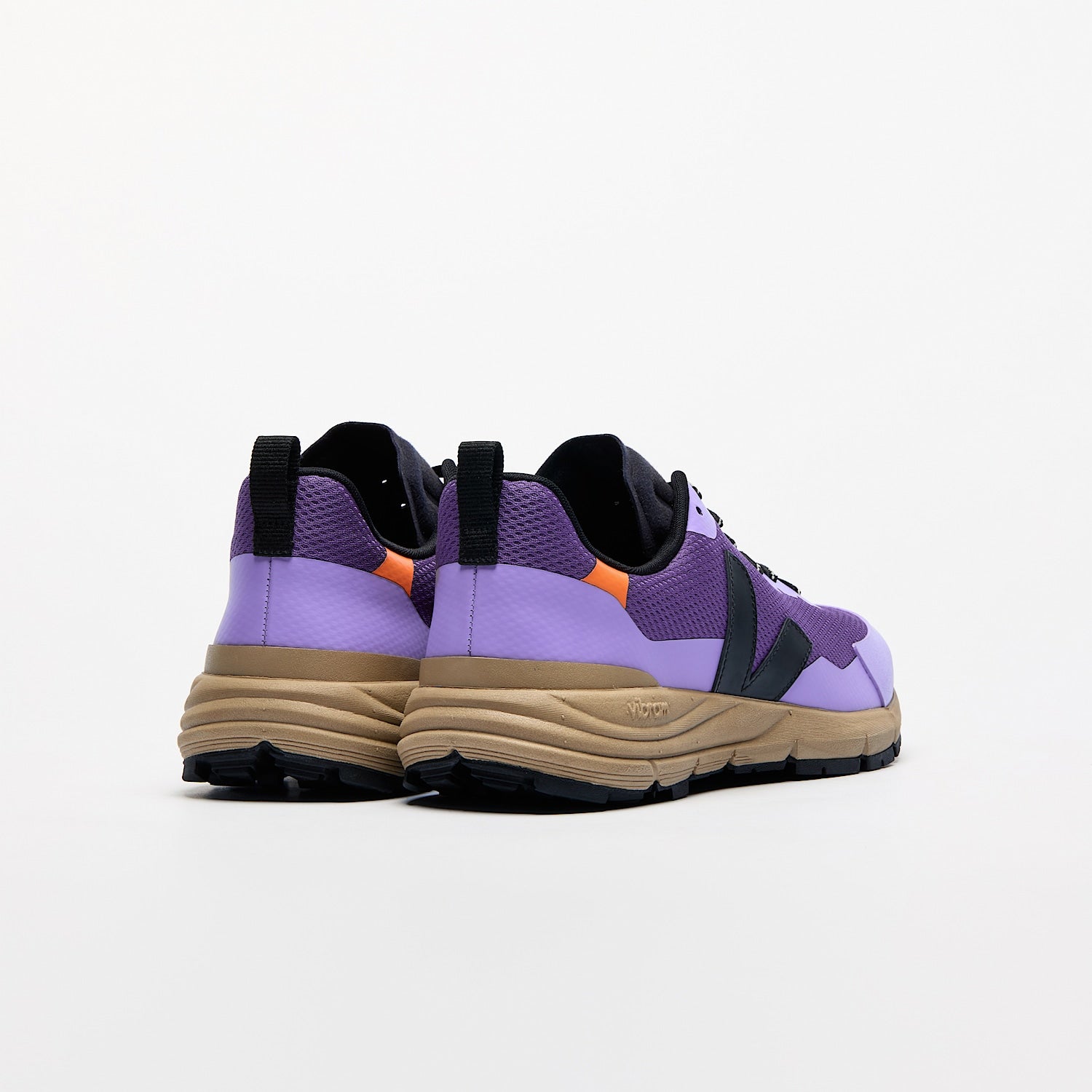VEJA- WOMEN'S DEKKAN ALVEOMESH ATHLETIC SHOE