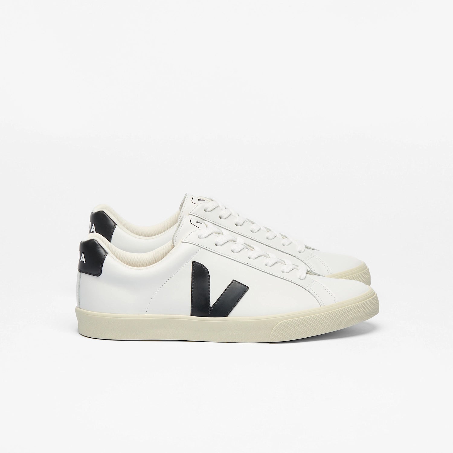 VEJA- WOMEN'S ESPLAR LOGO LEATHER SNEAKER