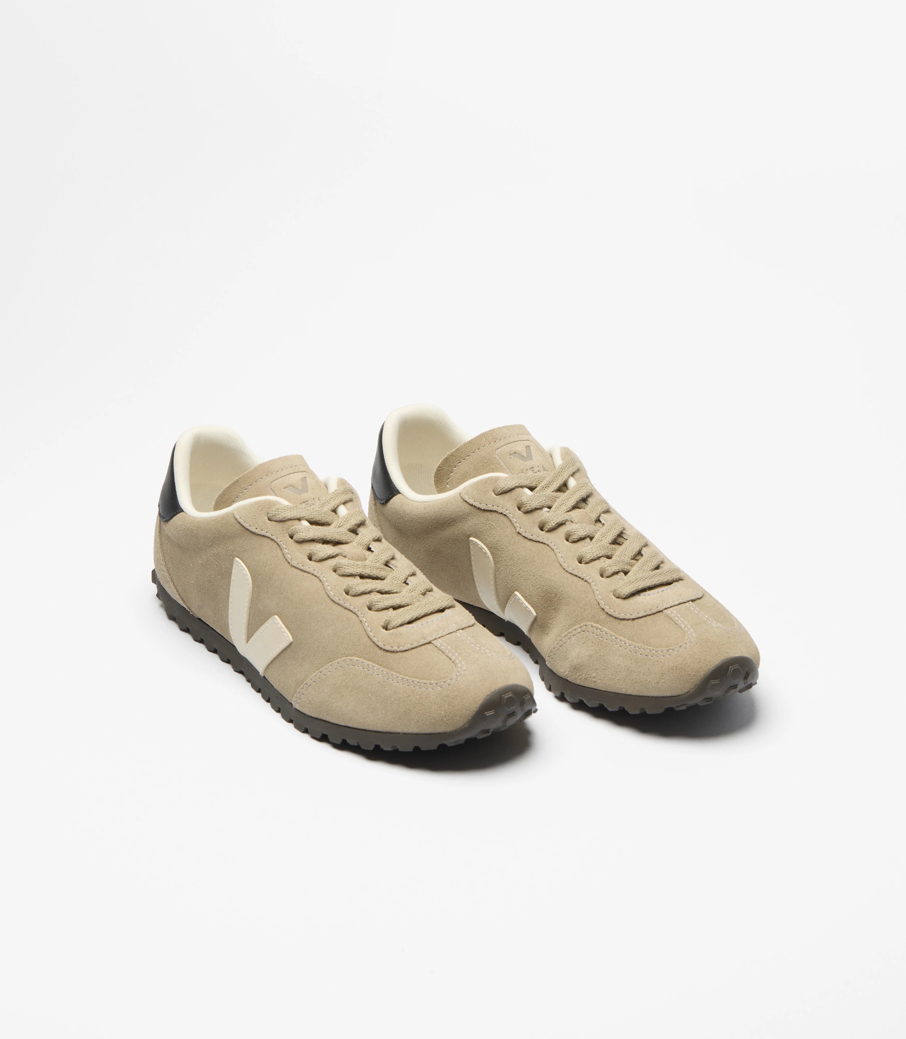 VEJA - GT SUEDE SNEAKER