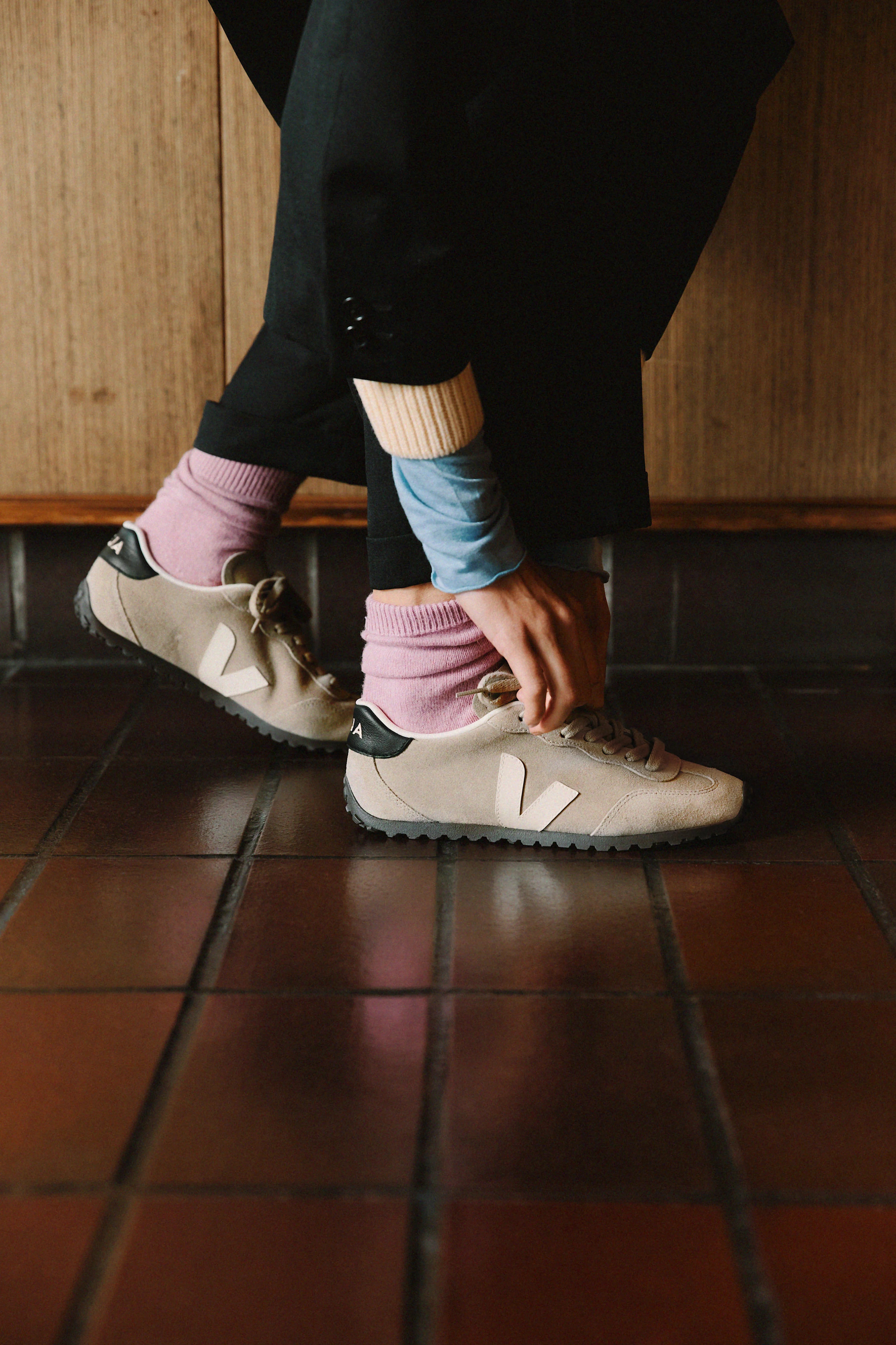 VEJA - GT SUEDE SNEAKER