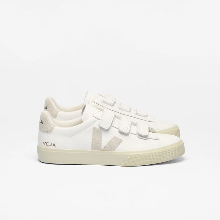 VEJA- WOMEN'S RECIFE CHROMEFREE LEATHER SNEAKER