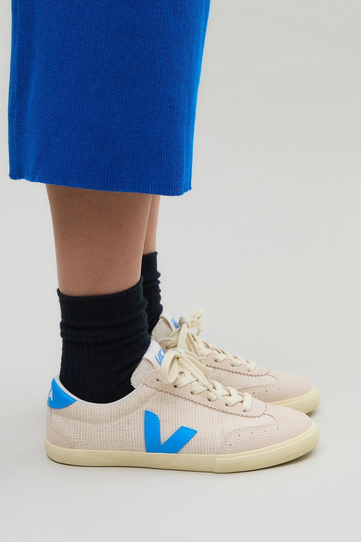 VEJA - VOLLEY J-MESH SNEAKER